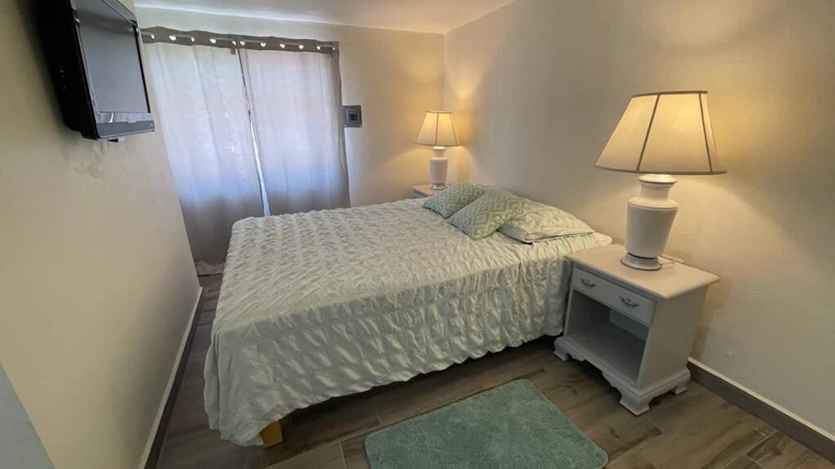Los Mochis Apartment | Beautiful little house in front of the Chepe Express train station!