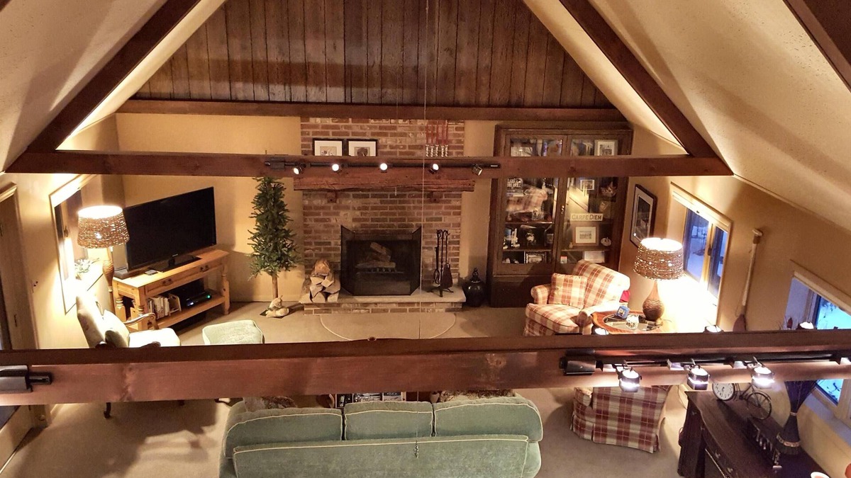 East Brady House | Beautiful Lodge on the Allegheny River Provides Pure Comfort Year-Round
