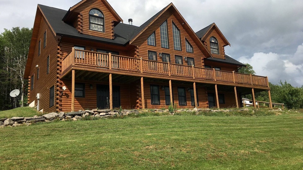 Margaree House | Beautiful Log Cabin close to beaches/Golf & Cabot Trail