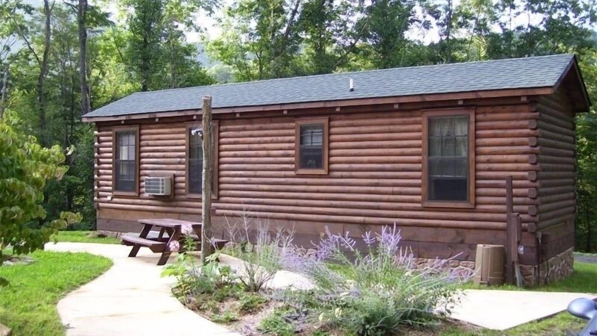 Todd Cabin | BEAUTIFUL LOG CABIN NEAR NEW RIVER HIKING STARGAZING WIFI NICE COUPLES RETREAT