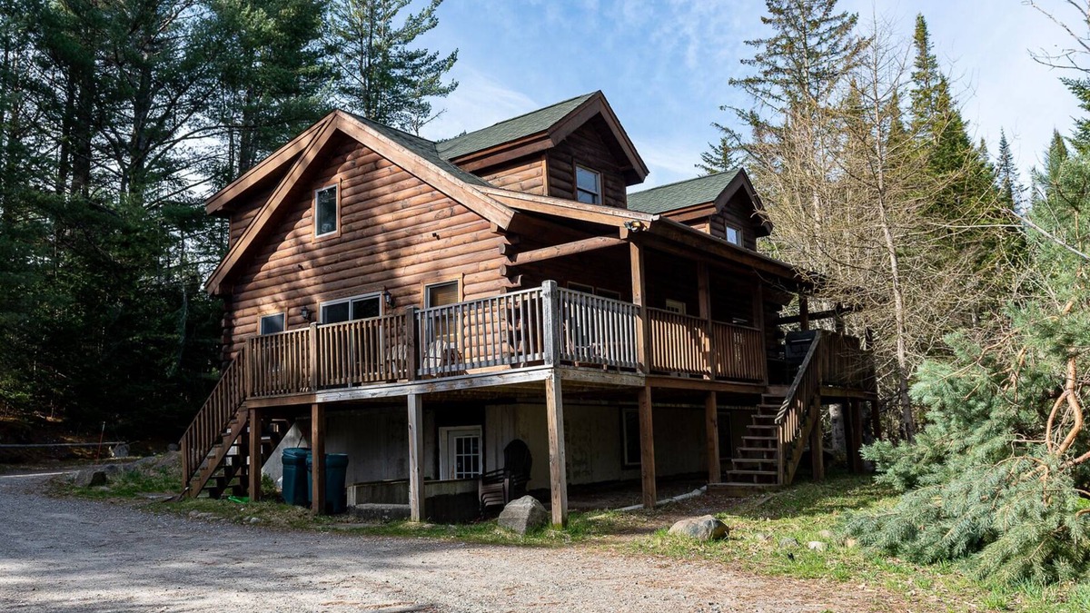 Lake Placid House | Beautiful Log Home PHANTOM 7073785