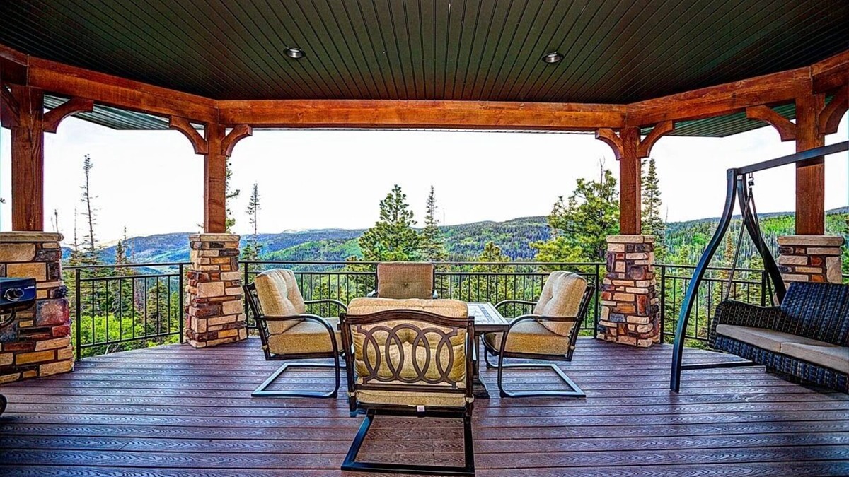 Beaver Cabin | Beautiful Luxury Cabin With Amazing Views!