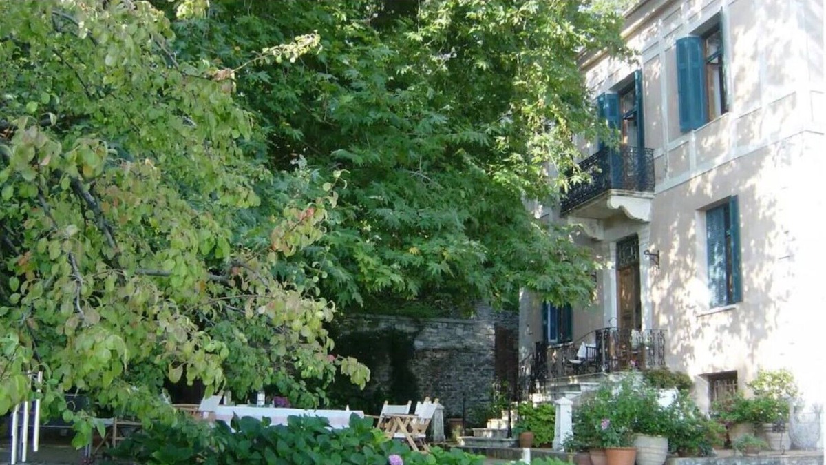Papa Nero House | Beautiful Mansion in Pelio