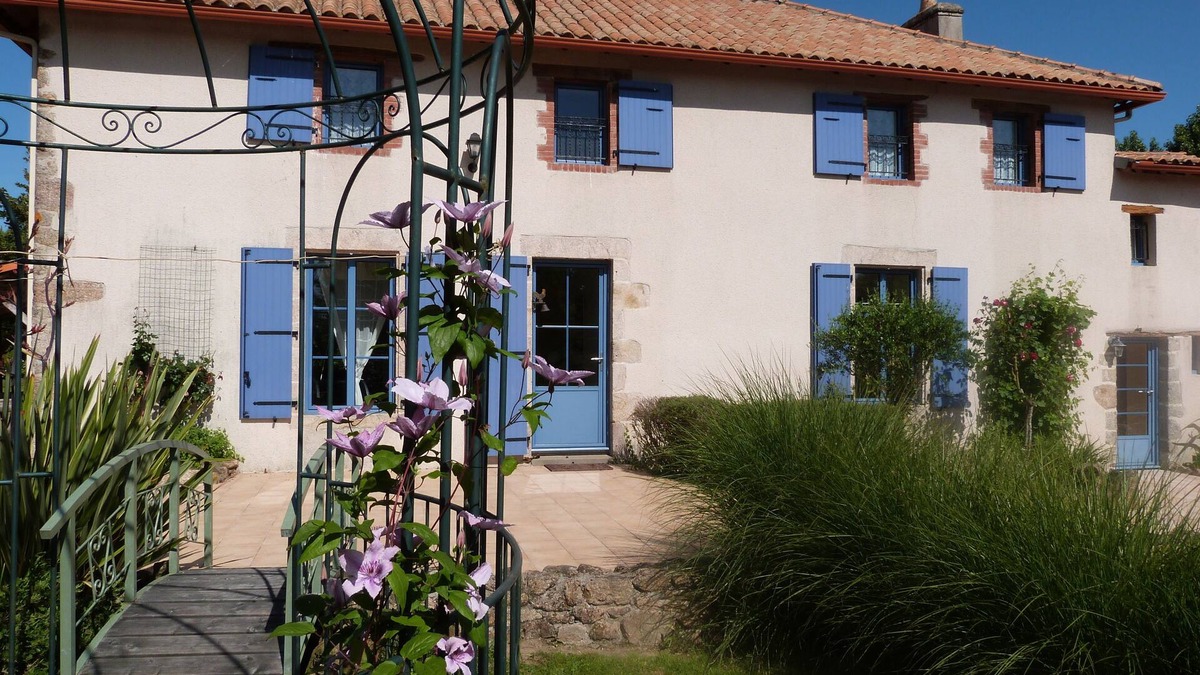 La Roche-sur-Yon House | BEAUTIFUL MASTER HOUSE IN THE COUNTRYSIDE 8 MIN FROM LA ROCHE SUR YON - WIFI
