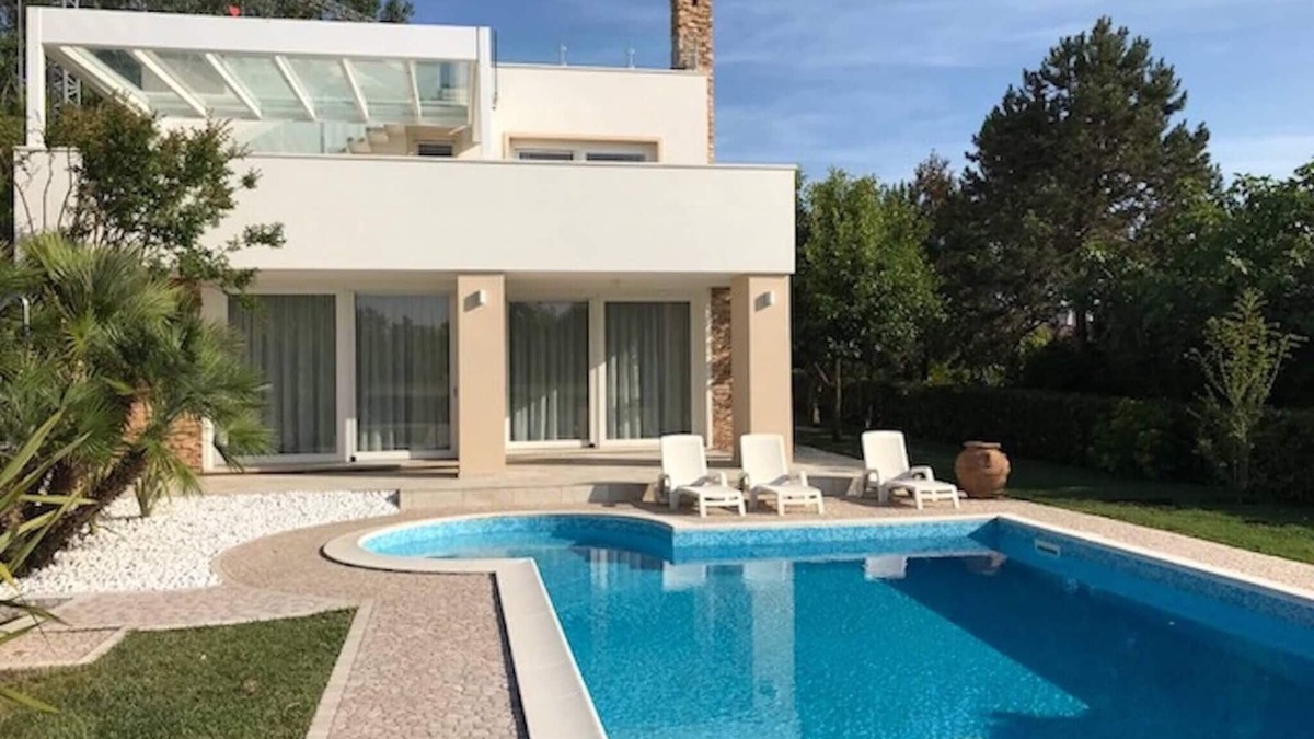 Rosolina Villa | Beautiful Modern Villa in Albarella by Beahost