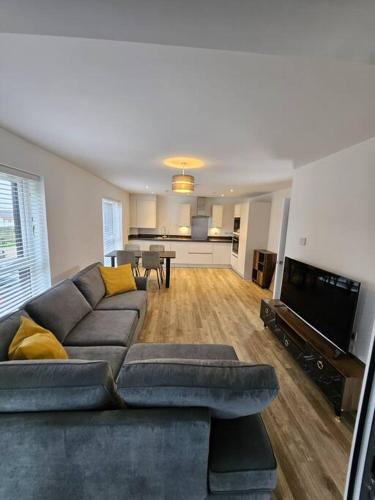 Ebbsfleet Valley Apartment | Beautiful Modern 2 Bed flat in Ebbsfleet, near London with free parking