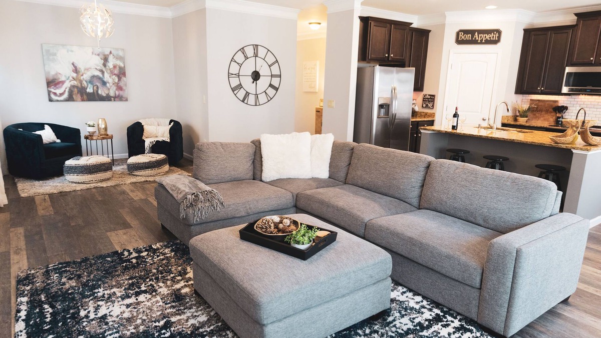 Lebanon House | Beautiful Modern 3 Bedroom Home in Woodstock, GA