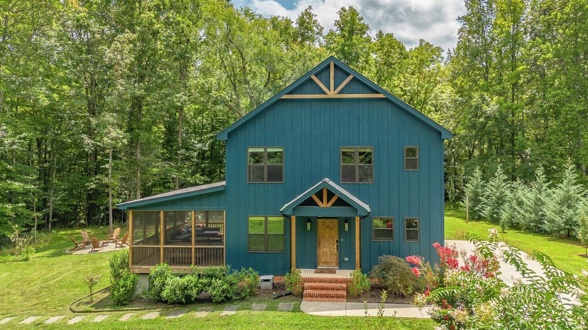 Cedar Grove House | Beautiful Modern Home Retreat with Private Lake on 15 acres