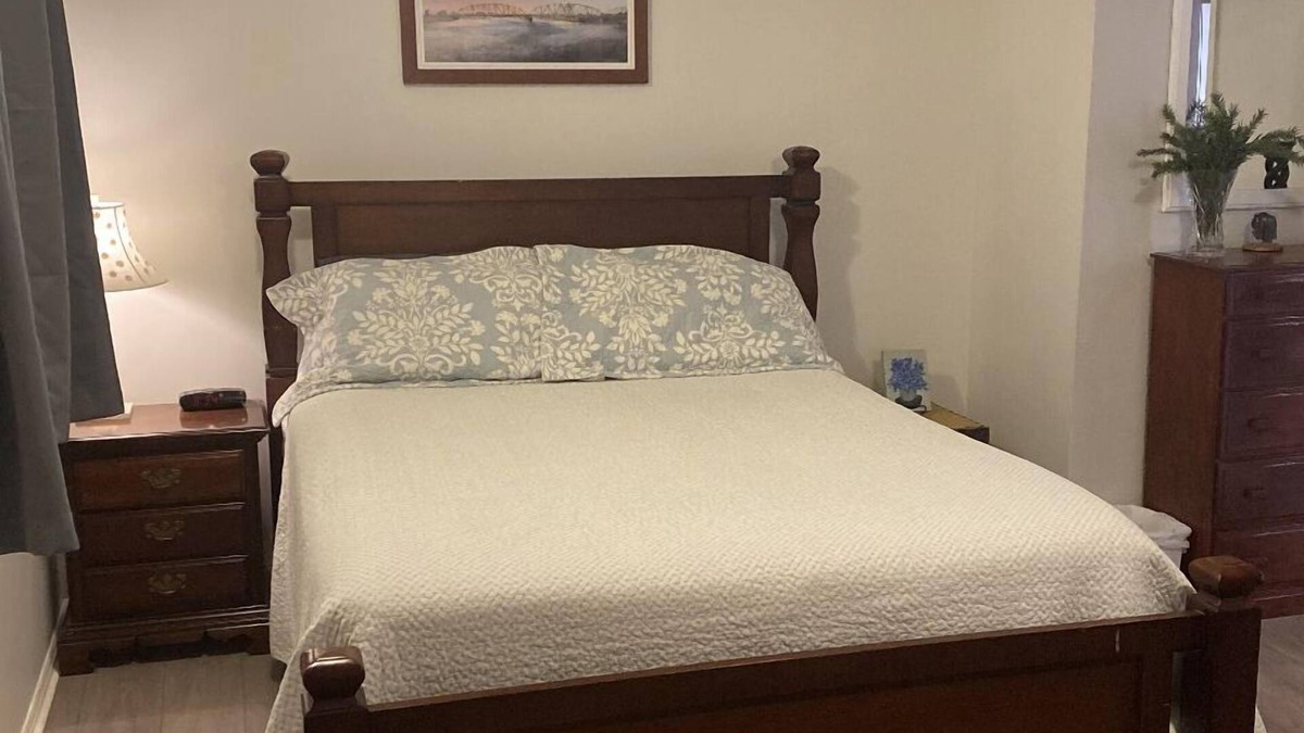 South Jordan House | Beautiful Mountain View’s with a hot Tub