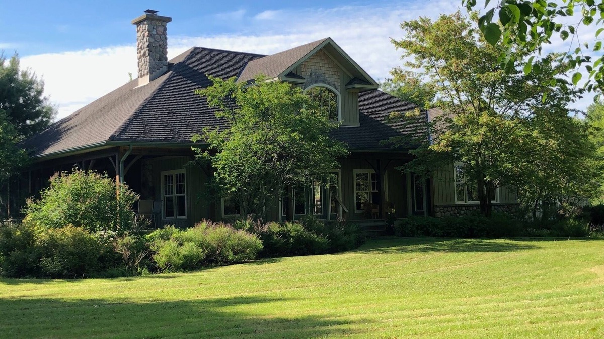 Bracebridge Cottage | Beautiful Muskoka Cottage for Rent