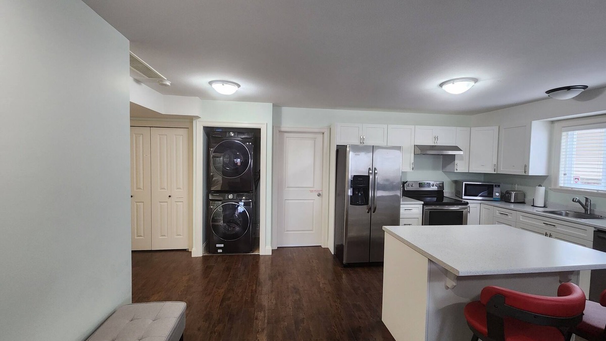 Sardis House | Beautiful Nest: 2 Bedroom Ground Suite.