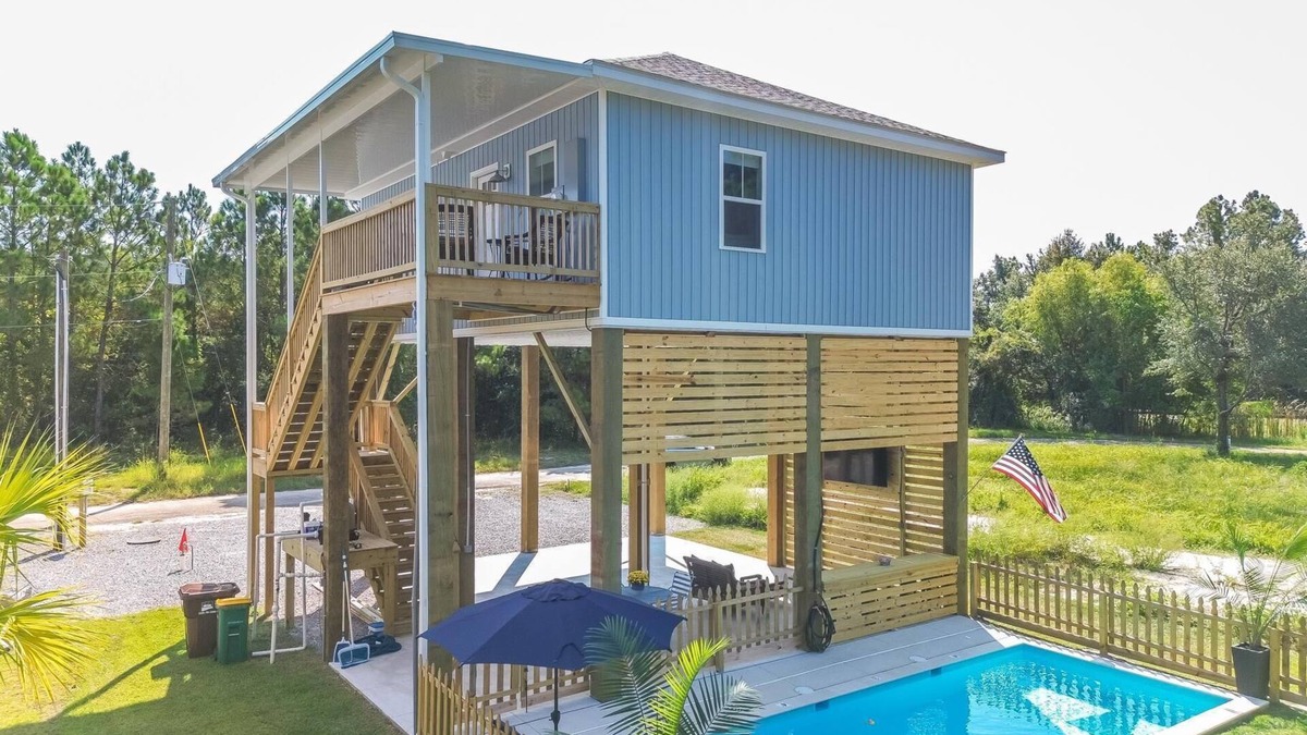 Henderson Point House | Beautiful New Home Near Beach with Pool Sleeps 6
