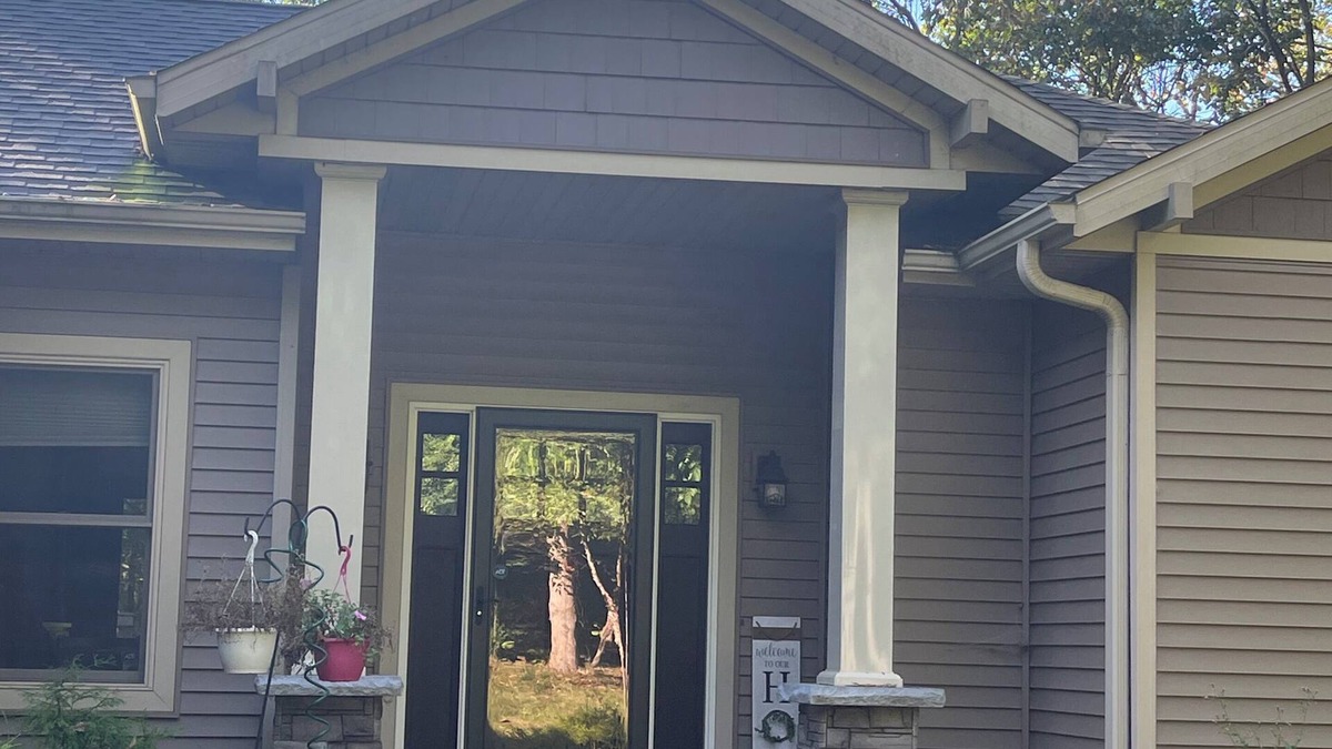 Putnam House | Beautiful, New Home Secluded in the Woods