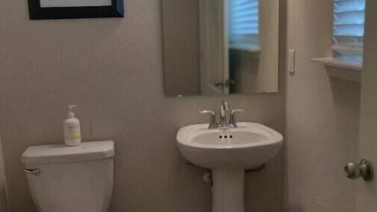 Westside House | Beautiful, New & Modern Home in a quiet Area.