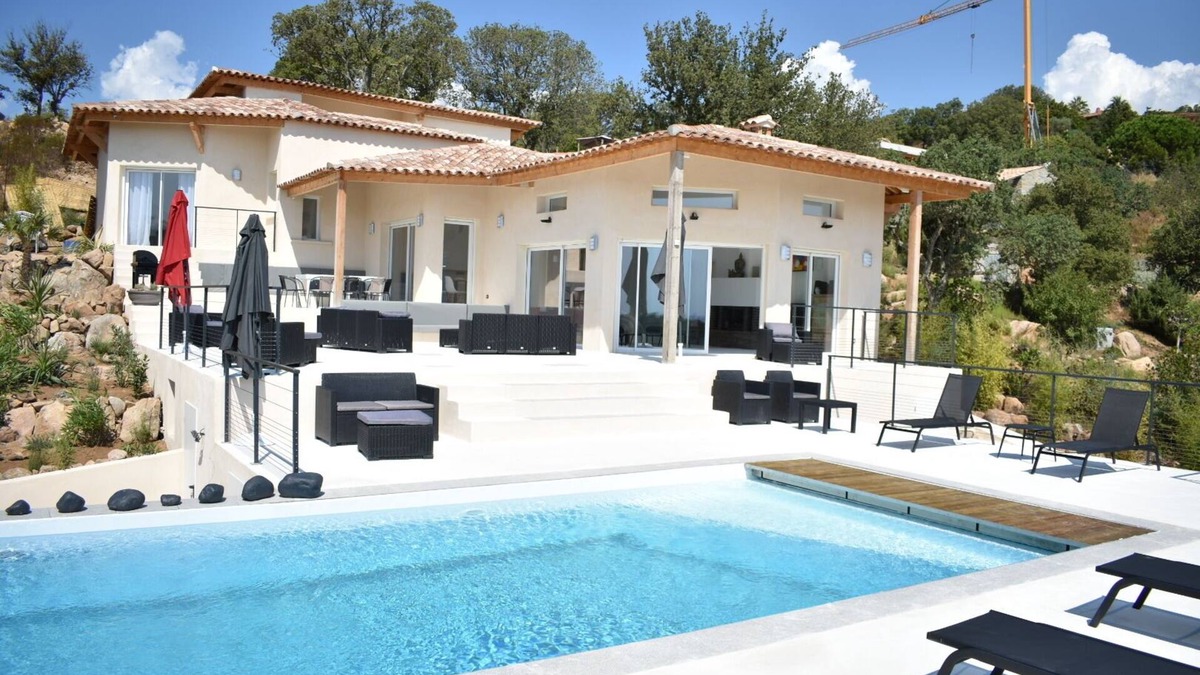 Santa Giulia Villa | Beautiful new villa of 300 m2, sea view, pool, spa, sauna, gym