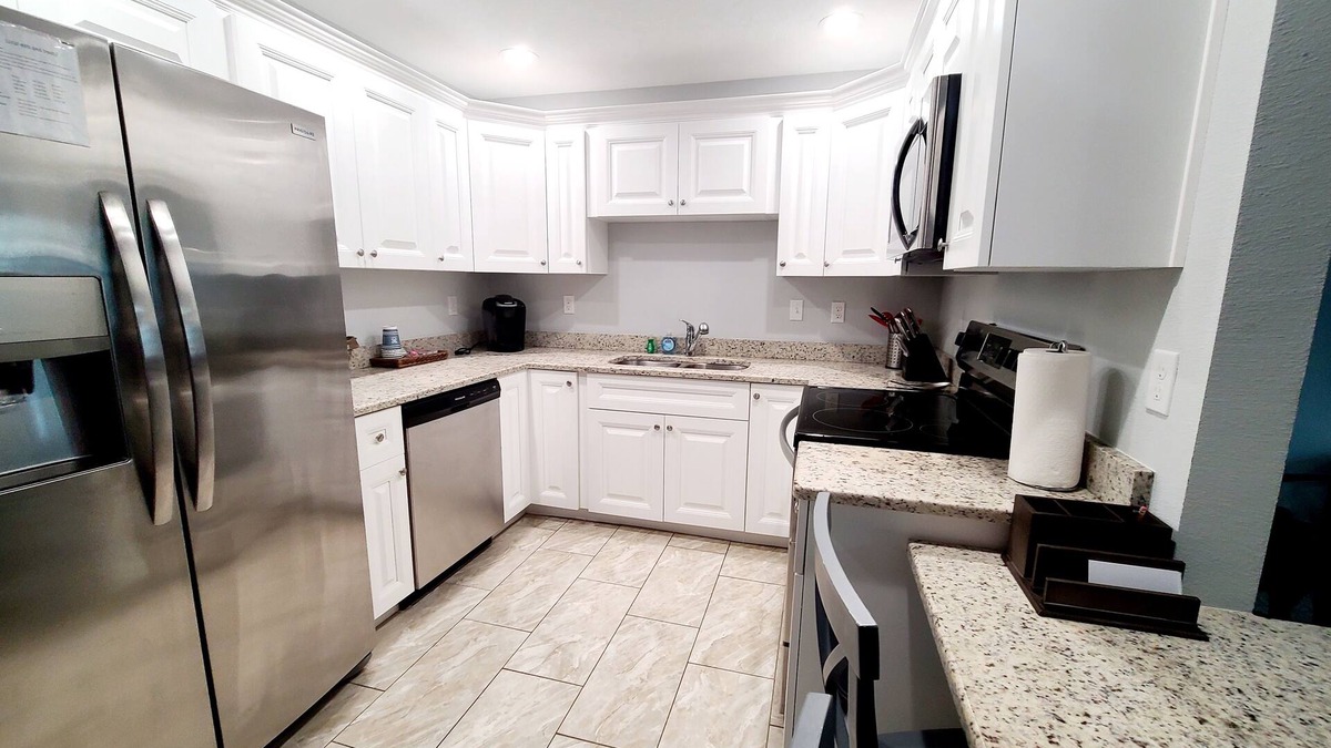 Zephyrhills South House | Beautiful New Villa located 30 mins from Tampa