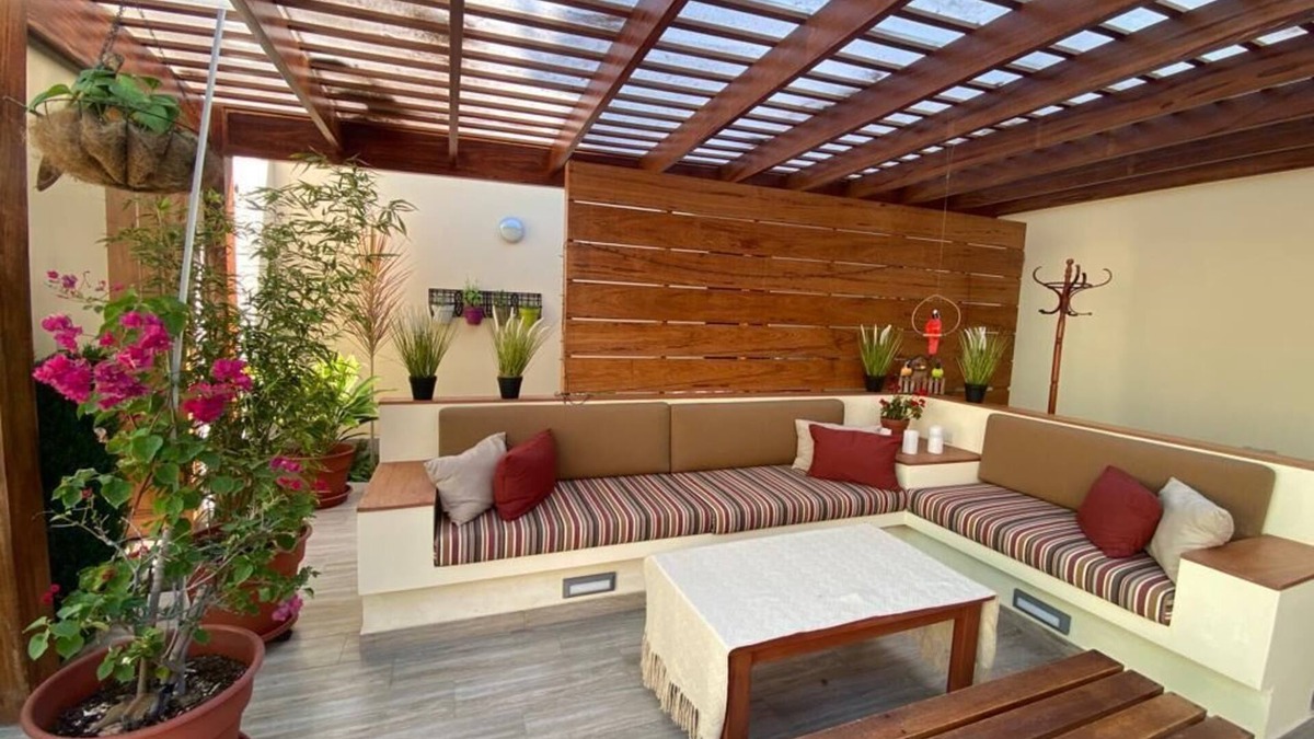 La Punta House | Beautiful, newly remodeled home, just steps from the Cantolao Beach