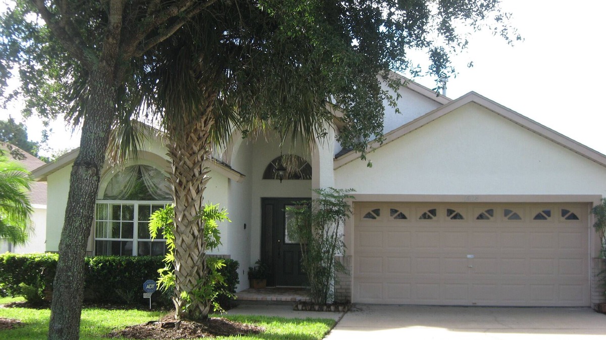 Orange Tree Villa | Beautiful Newly Remodeled Private Home; South-facing Pool-spa; close to Disney