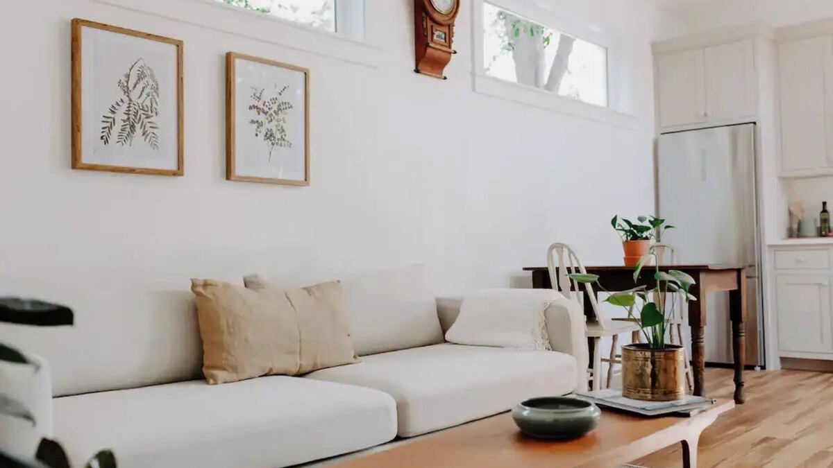Collister Cottage | Beautiful, North Boise Guesthousenn