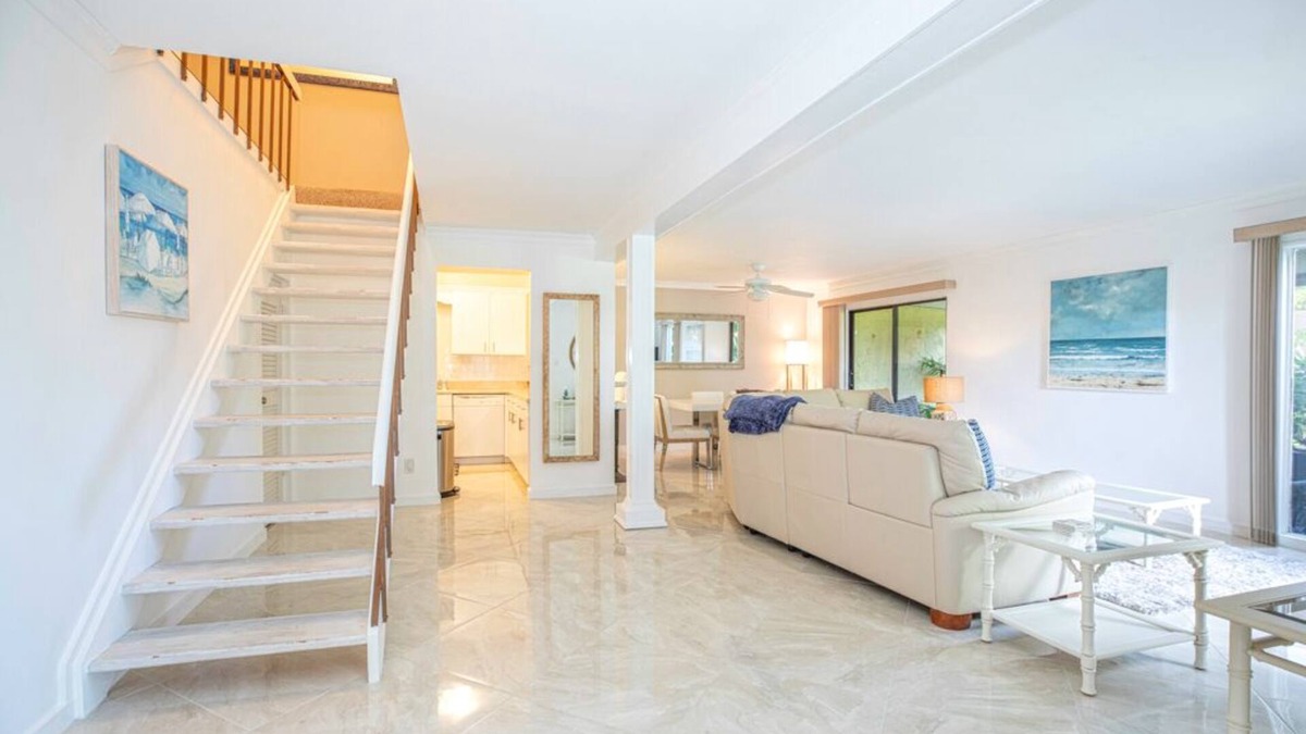 Palm River Estates House | Beautiful North Naples Condo Minutes to Beaches!