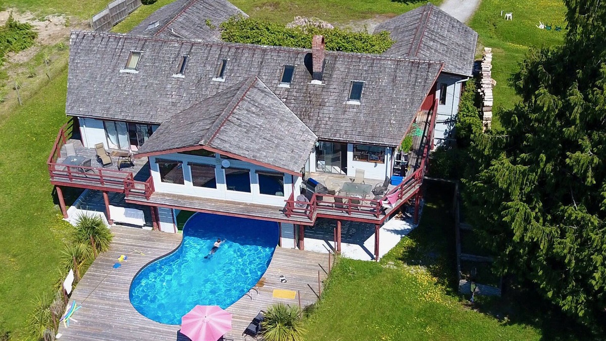 Cortes Island House | Beautiful Ocean View Villa with Pool on Cortes Island - Sleeps 16