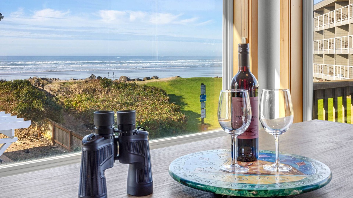 Tolovana Park House | Beautiful Ocean Views at Cannon Beach