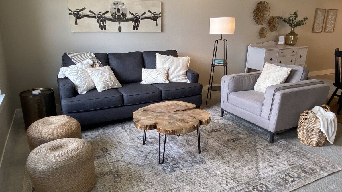 Windsor Condo | Beautiful One Bedroom One Bath Condo for 30 day+ stays! Abundant Amenities!