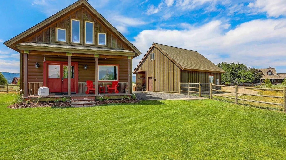 Brookdale Meadows House | Beautiful panoramic mountain views and ample parking for toys