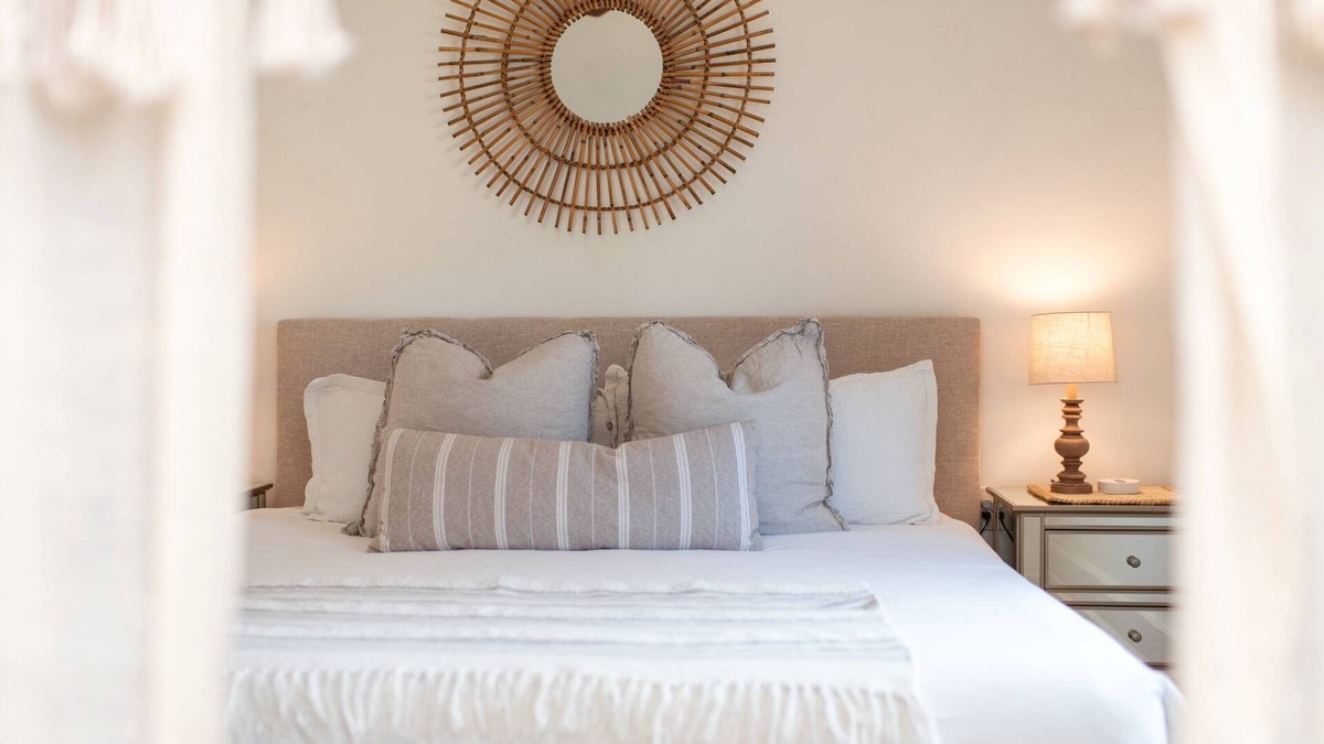 North Spokane House | Beautiful & Peaceful Guesthouse - King Bed