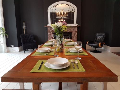 Pendine House | Beautiful Pendine Manor House in West Wales