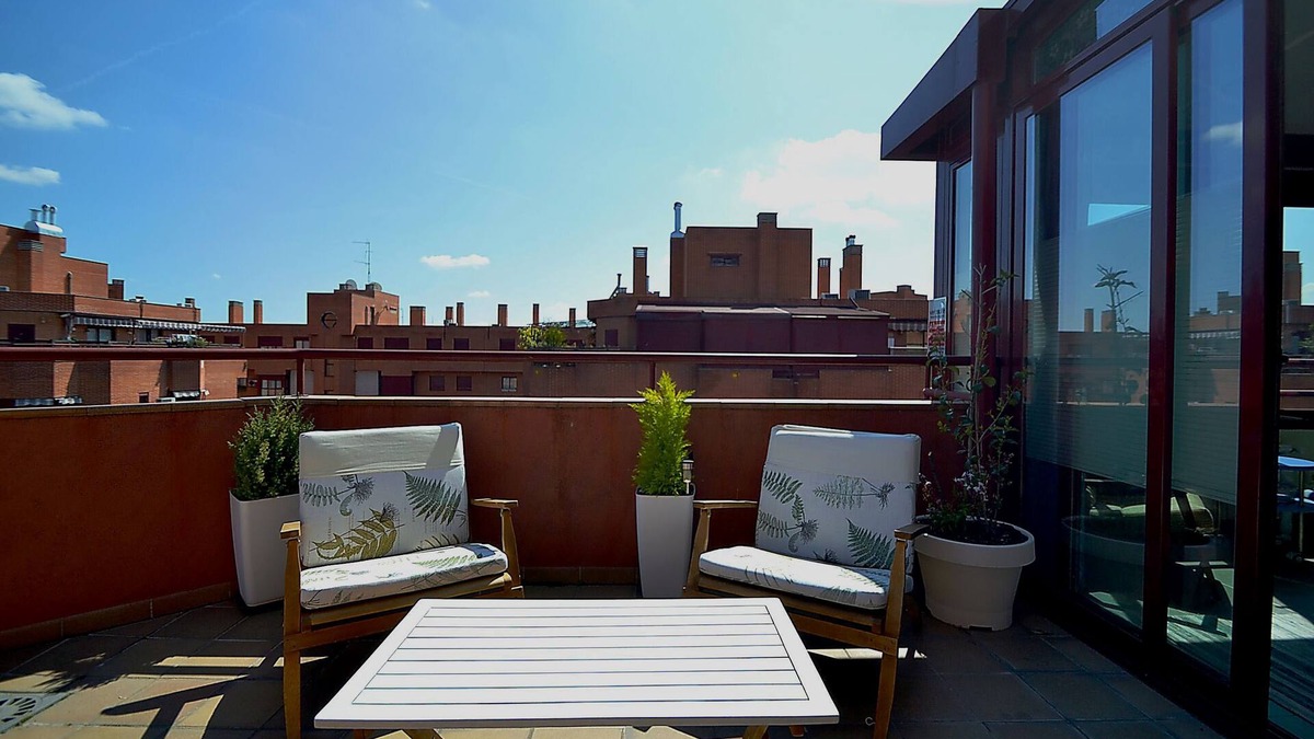 Villaverde Apartment | Beautiful penthouse with a large terrace, just 10 mins from Madrid City Center