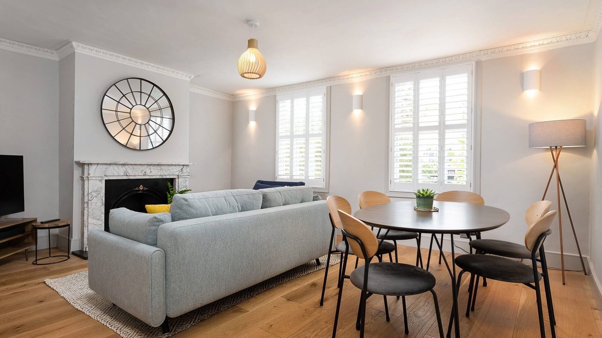 Henley-on-Thames Apartment | Beautiful period Henley 2 bed apt with gated parking for 1 car