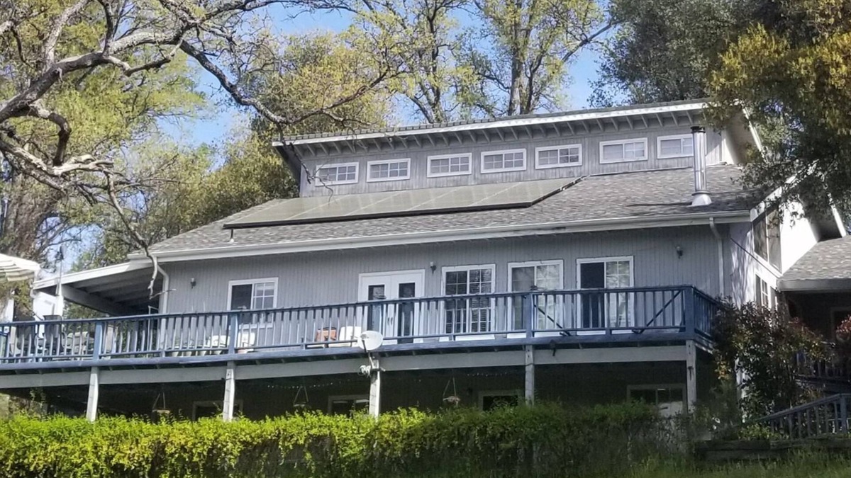 Oakhurst Cottage | Beautiful Pet-Friendly Spacious Lodge near Yosemite & Lakes 9 Rooms/6BR/12 Beds