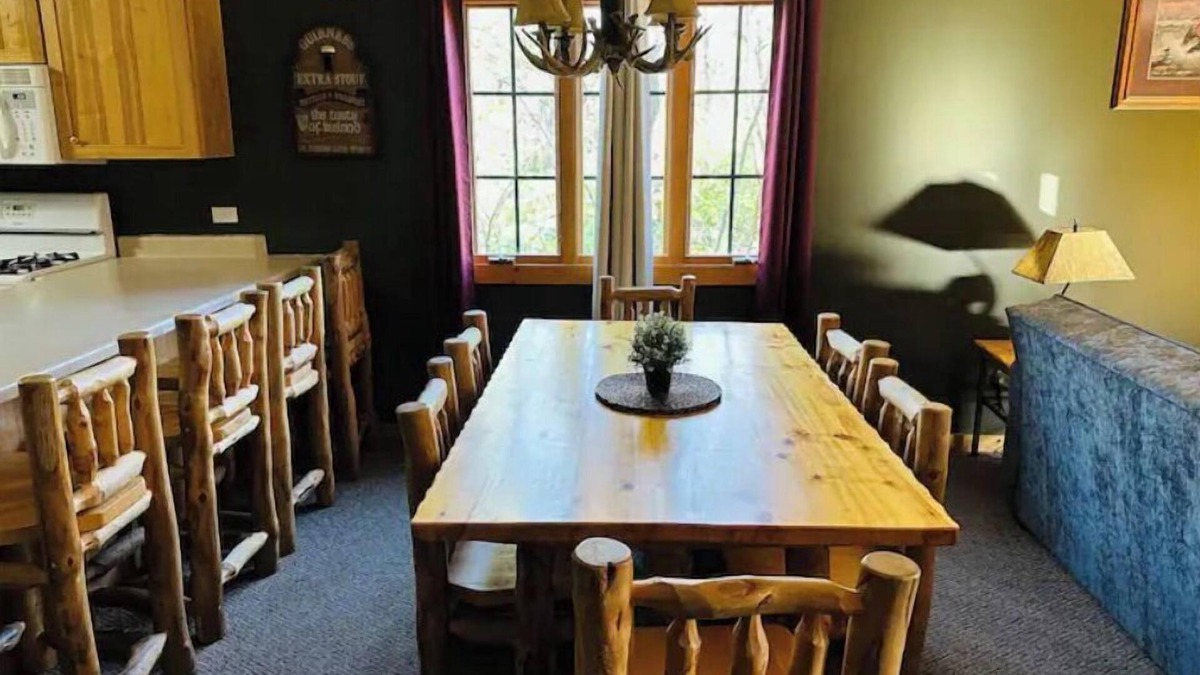 Utica Cabin | Beautiful place at Starved Rock - North Utica