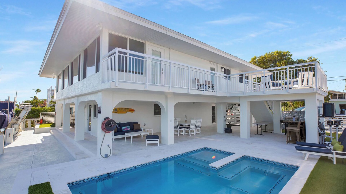 Long Key House | Beautiful Pool Home Located in a Quiet Neighborhood