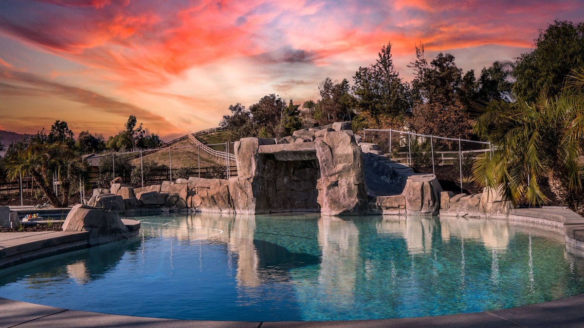 Temecula House | Beautiful pool home steps from wineries!