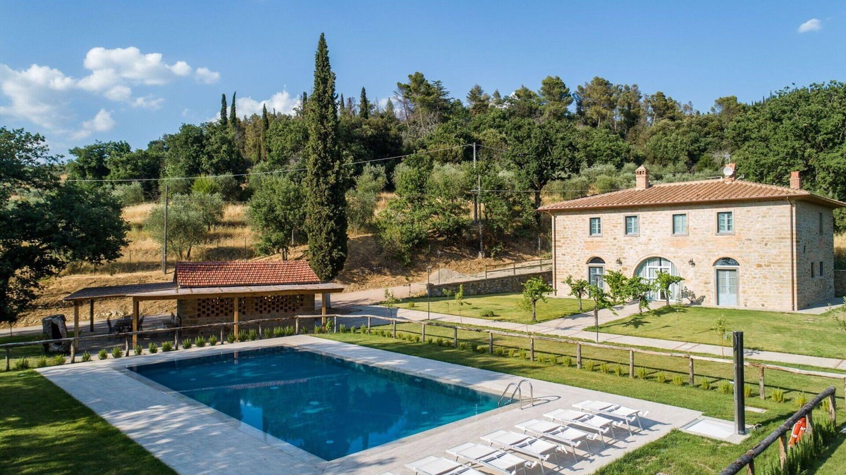 Montecchio Villa | Beautiful private villa with WIFI, private pool, A/C, TV, patio and panoramic view, close to Cor.