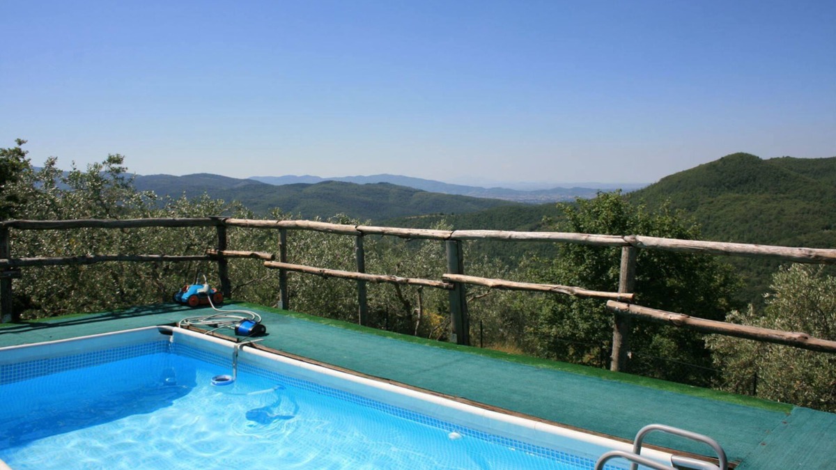 Subbiano Villa | Beautiful private villa for 2 guests with WIFI, private pool, A/C and TV, close to Arezzo