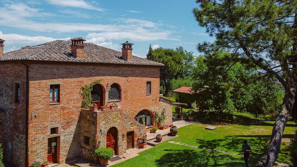 Torrita di Siena Villa | Beautiful private villa for 11 guests with WIFI, private pool and TV, close to Montepulciano