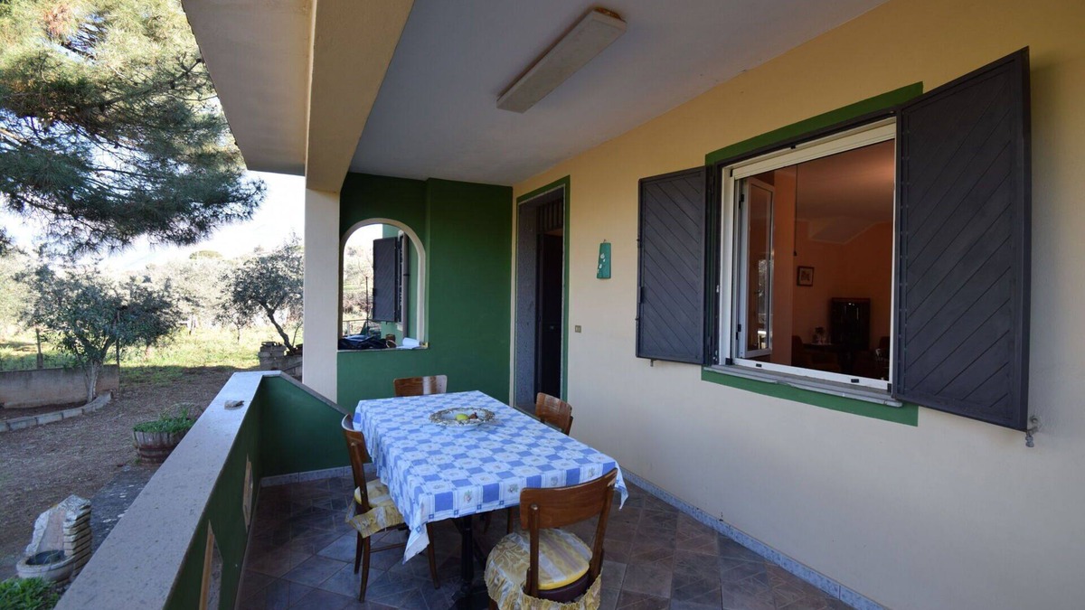 Castrovillari House | Beautiful private villa for 5 guests with WIFI, TV, balcony, pets allowed and parking