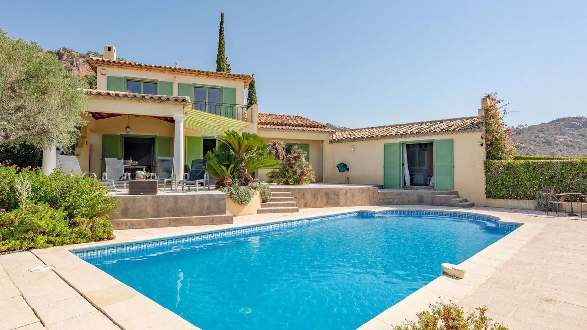 Agay Villa | Beautiful private villa for 8 people with WIFI, private pool, A/C, TV and terrace