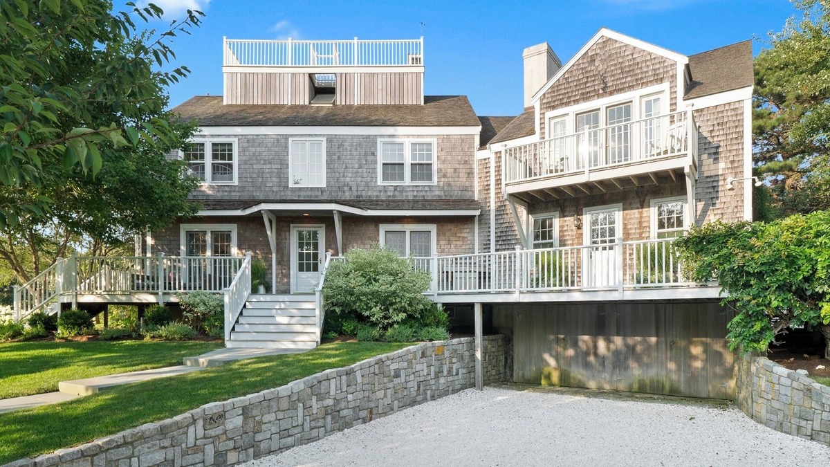 Shawkemo House | Beautiful private compound featuring a main house, guest house and a new pool