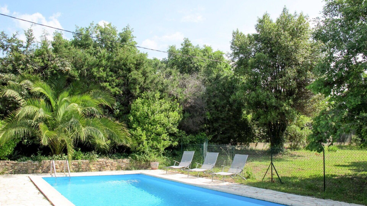 Bagnols-en-Foret House | Beautiful private villa for 6 guests with private pool, WIFI, TV, terrace and pets allowed