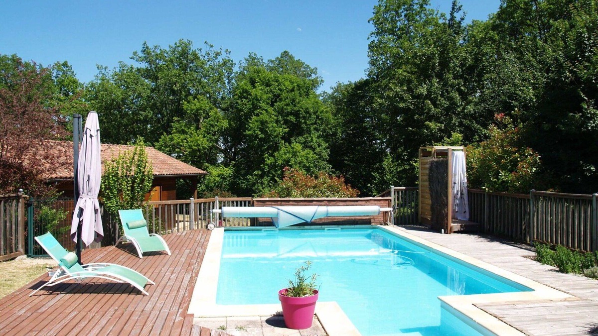 Loupiac House | Beautiful private villa with WIFI, A/C, private pool, TV, terrace, pets allowed and panoramic view