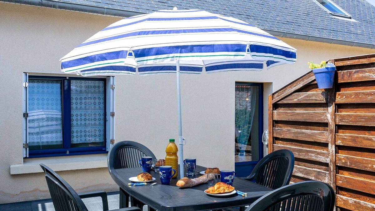Plounevez-Lochrist House | Beautiful private villa for 4 guests with WIFI, TV and terrace