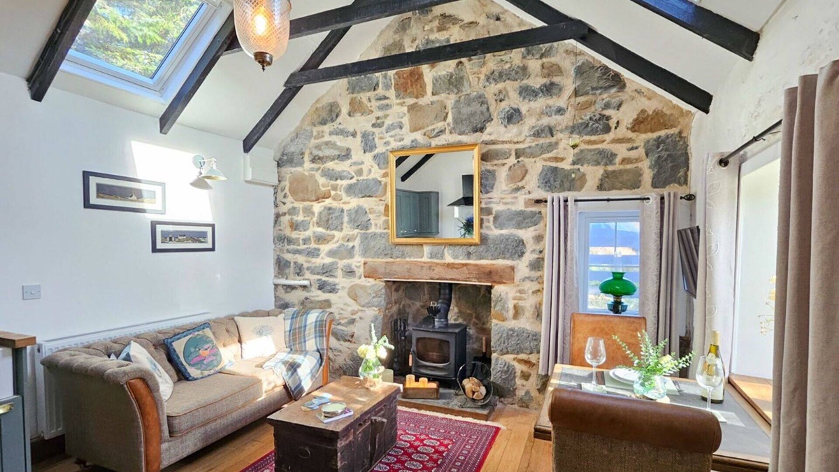 Struan House | Beautiful private villa for 2 guests with WIFI, TV, patio and panoramic view