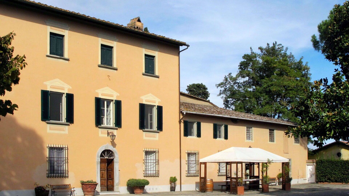 San Miniato Basso House | Beautiful private villa for 20 people with WIFI, private pool, TV, patio and pets allowed