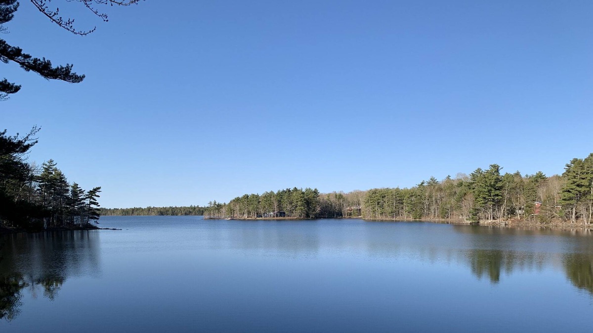 LaBelle House | Beautiful, private Lakefront Cottage on Ponhook Lake by Bridgewater, Nova Scotia