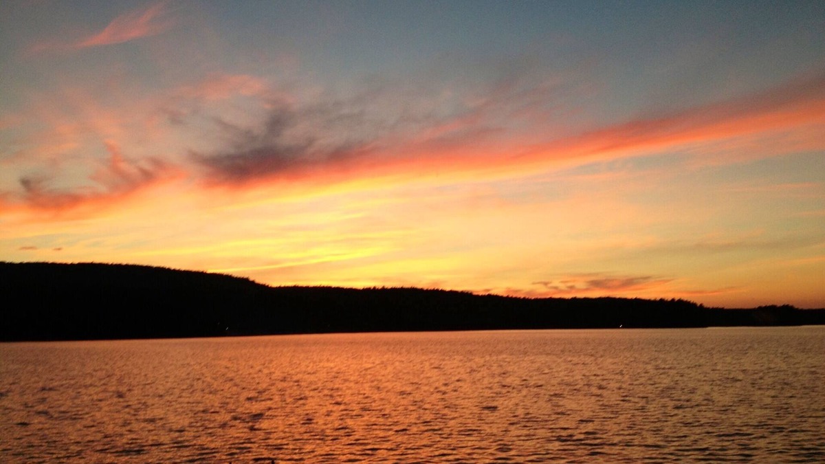Raymond House | Beautiful, Private Lakefront Home on Crescent Lake in Raymond, Maine