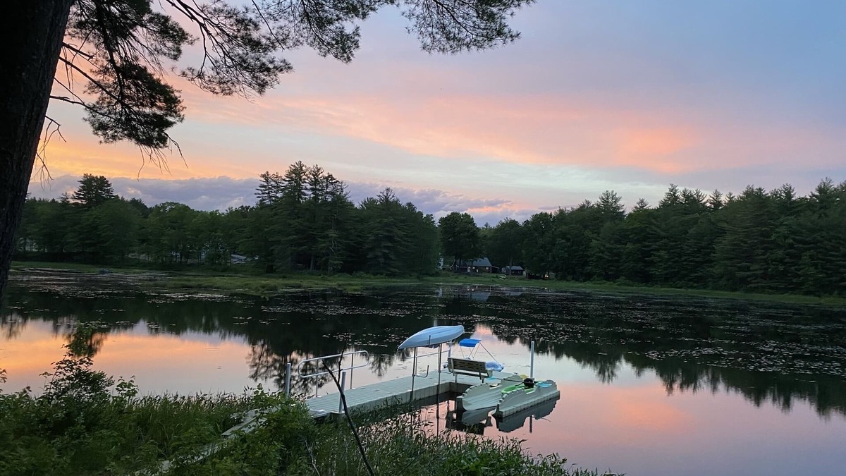 Weare House | Beautiful Private Lakefront new Log Home